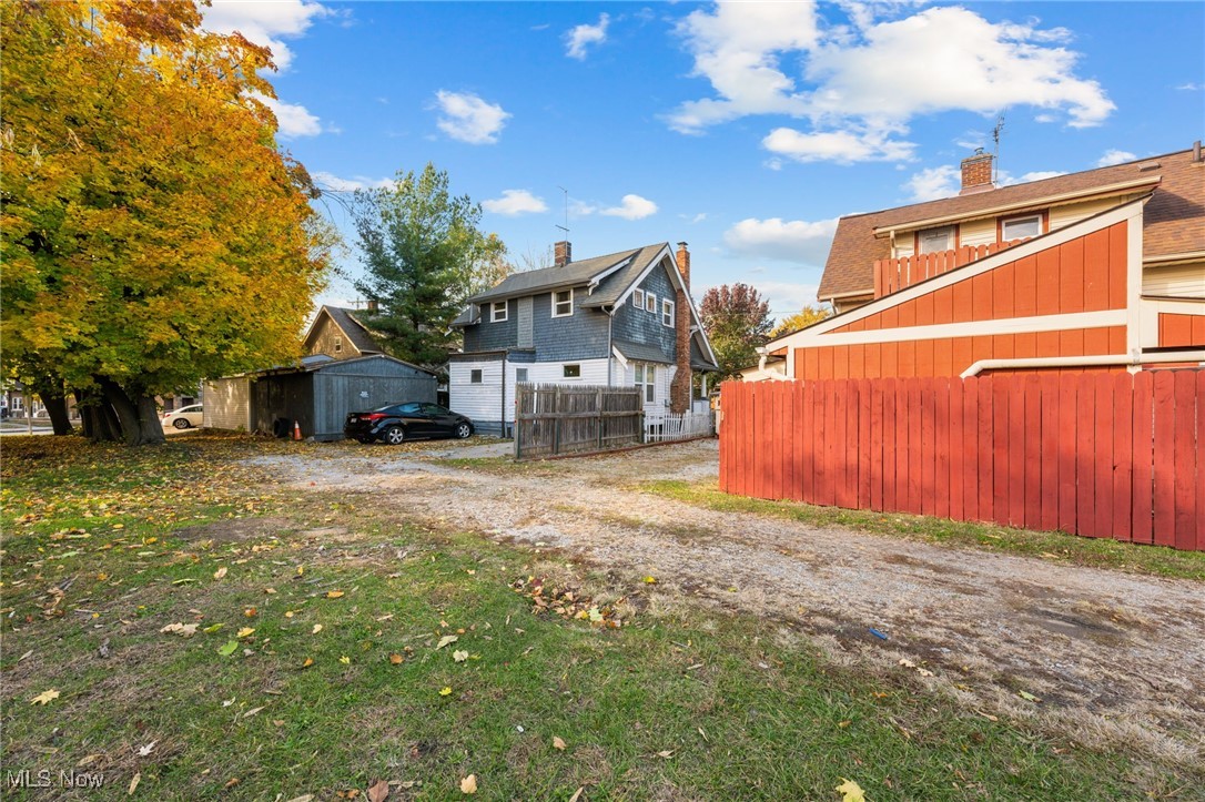 2027 Treadway Avenue Cleveland OH 44109
