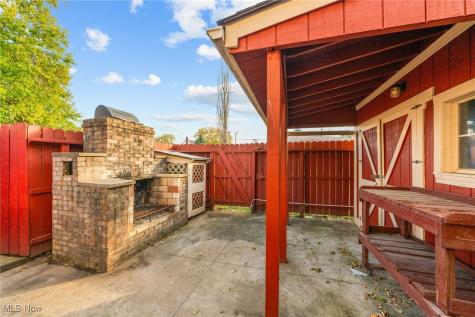 2027 Treadway Avenue Cleveland OH 44109