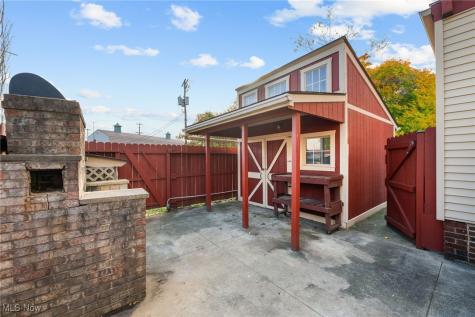 2027 Treadway Avenue Cleveland OH 44109