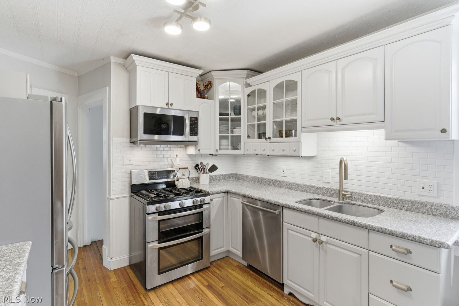 1333 Beach Avenue Lakewood OH 44107