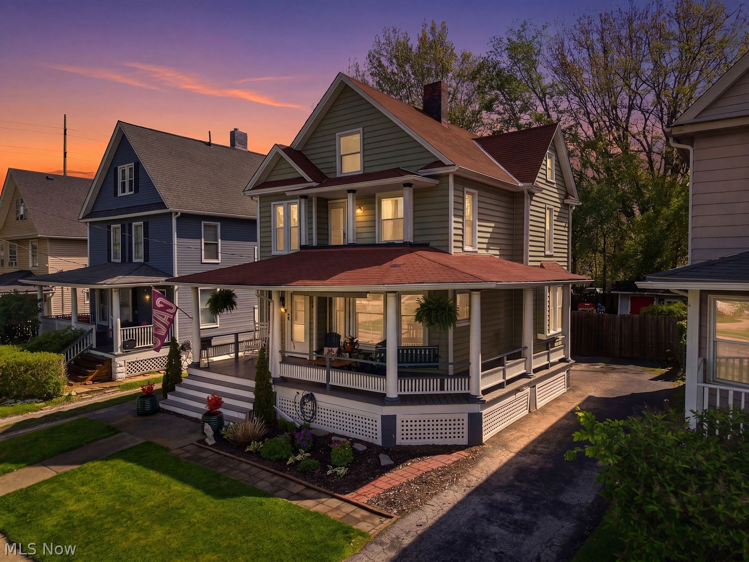 1333 Beach Avenue Lakewood OH 44107