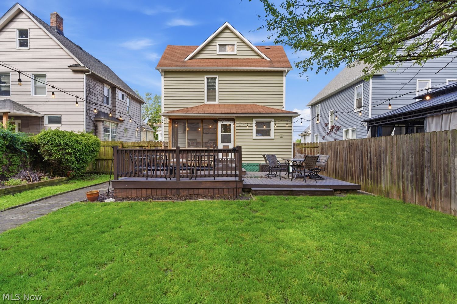 1333 Beach Avenue Lakewood OH 44107