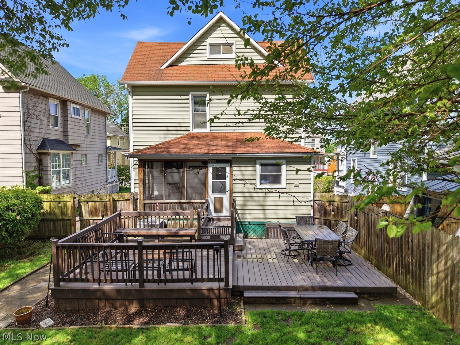 1333 Beach Avenue Lakewood OH 44107