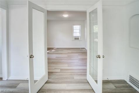 217 Grand Boulevard Bedford OH 44146