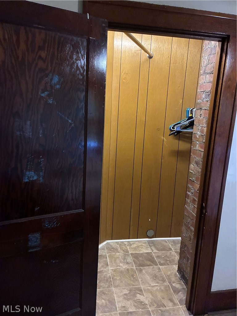 1546 White Avenue Akron OH 44307