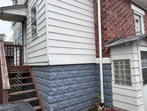 1546 White Avenue Akron OH 44307