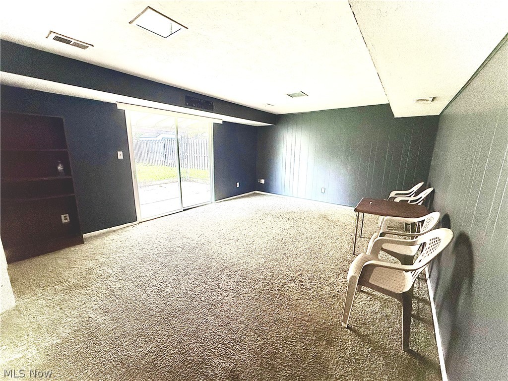 2207 Oaklawn Drive Parma OH 44134