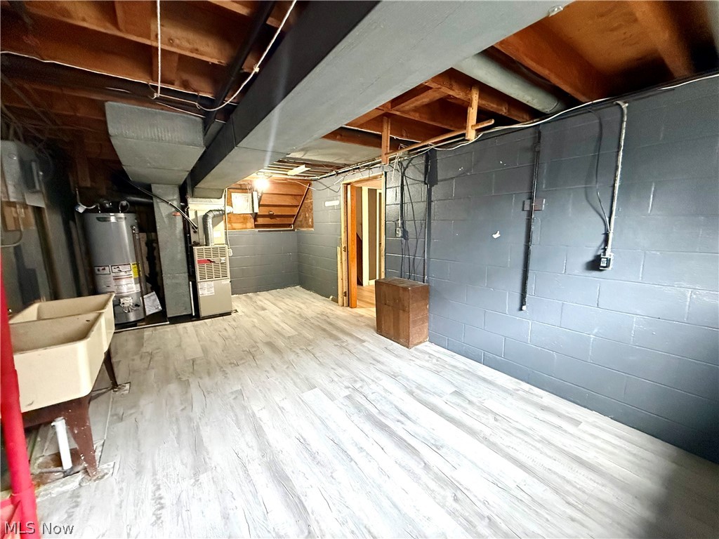 2207 Oaklawn Drive Parma OH 44134