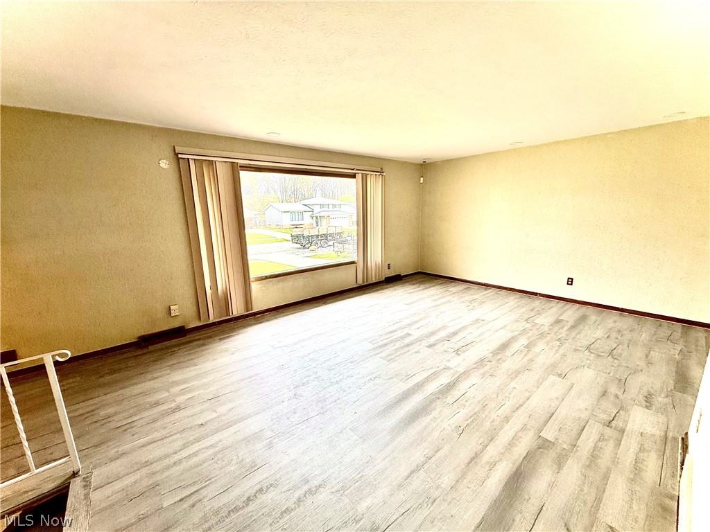 2207 Oaklawn Drive Parma OH 44134