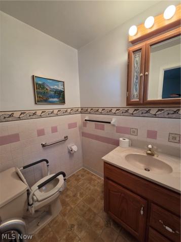 1565 E 332nd Street Eastlake OH 44095
