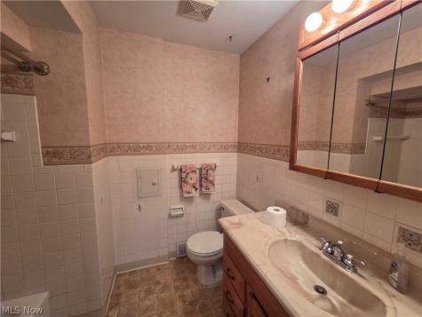 1565 E 332nd Street Eastlake OH 44095