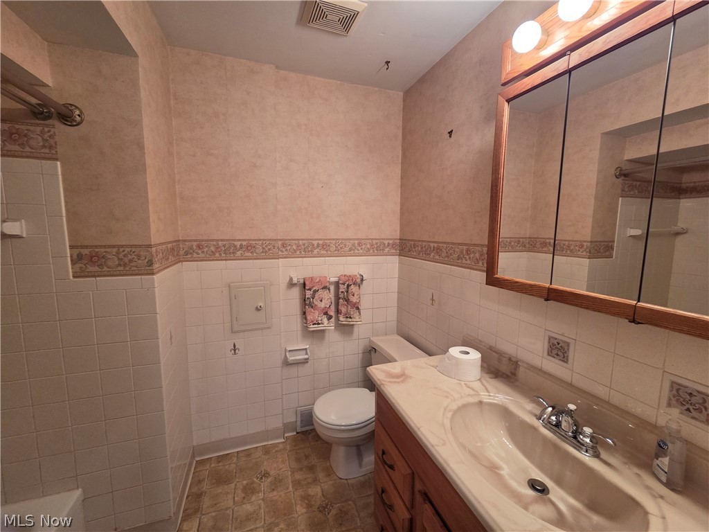 1565 E 332nd Street Eastlake OH 44095