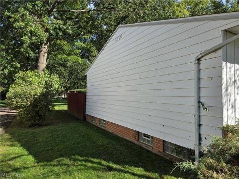 1565 E 332nd Street Eastlake OH 44095