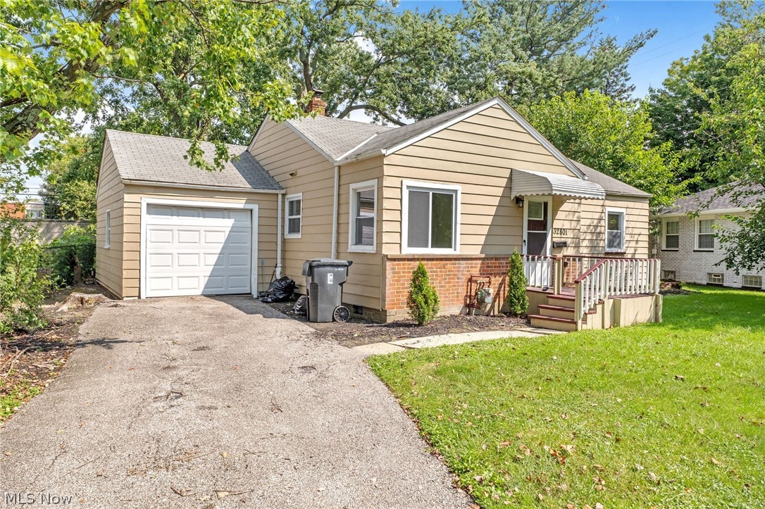 32801 Baldwin Road Solon OH 44139