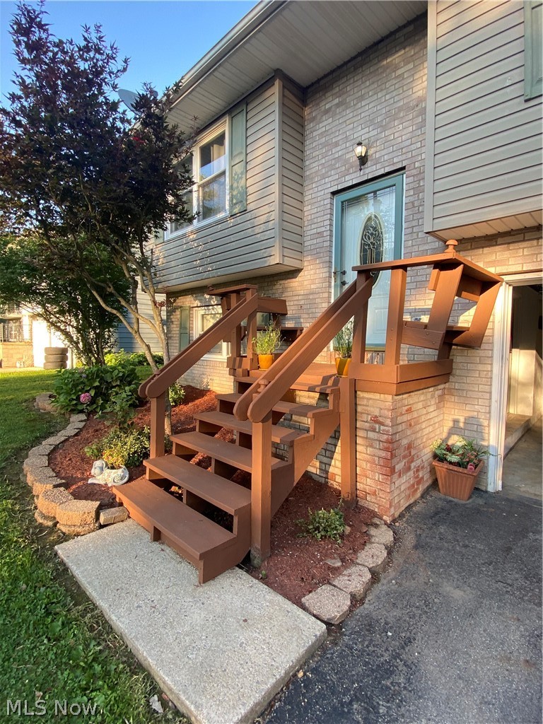 91 Hillview Drive Hubbard OH 44425
