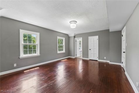 16809 Scottsdale Boulevard Shaker Heights OH 44120