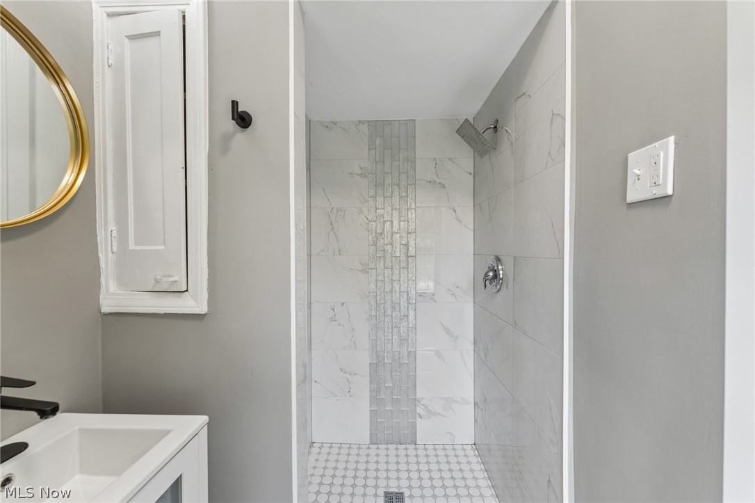 16809 Scottsdale Boulevard Shaker Heights OH 44120