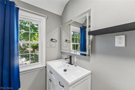 16809 Scottsdale Boulevard Shaker Heights OH 44120