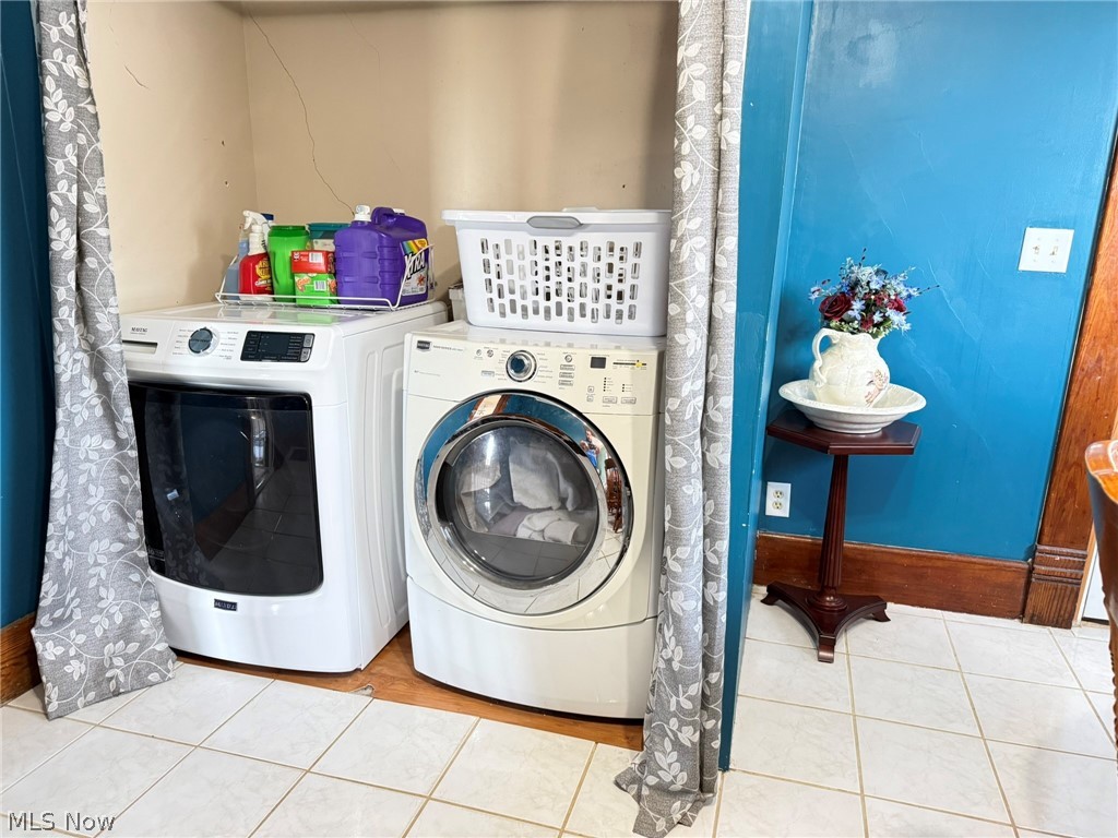 605 S River Street Newcomerstown OH 43832