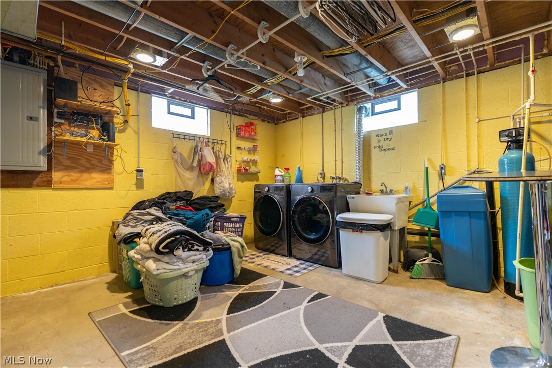 5201 12th Street NE East Canton OH 44730