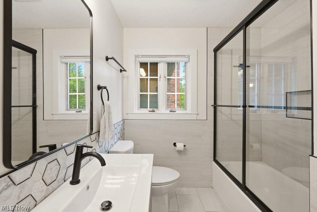 3117 Mayfield Road Silver Lake OH 44224