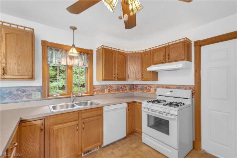 1 Cherokee Trail Malvern OH 44644