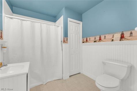 1 Cherokee Trail Malvern OH 44644