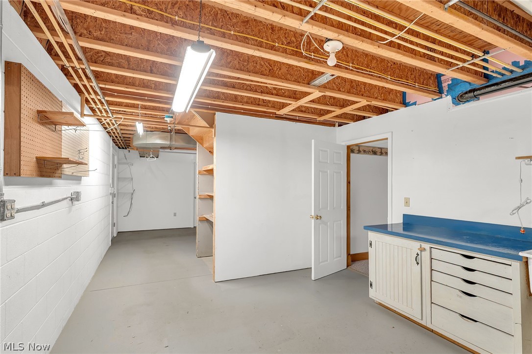 1 Cherokee Trail Malvern OH 44644