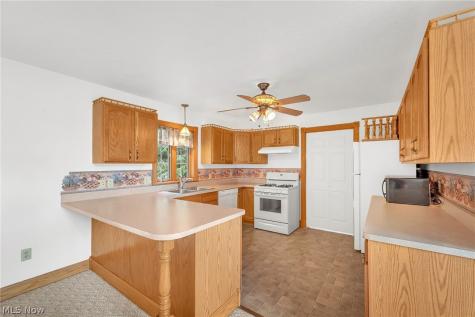 1 Cherokee Trail Malvern OH 44644