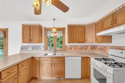 1 Cherokee Trail Malvern OH 44644