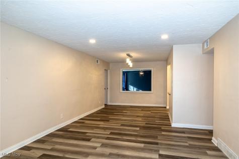 670 Hemlock Drive Euclid OH 44132