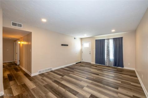 670 Hemlock Drive Euclid OH 44132