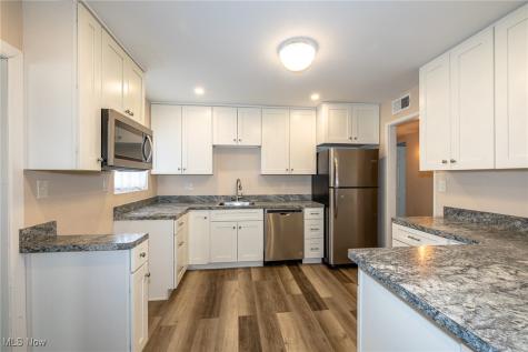 670 Hemlock Drive Euclid OH 44132
