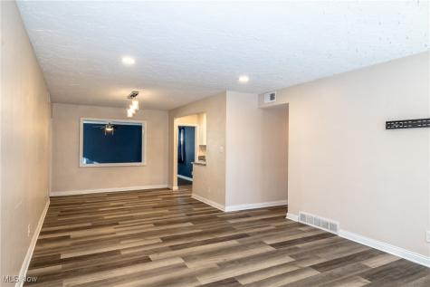 670 Hemlock Drive Euclid OH 44132