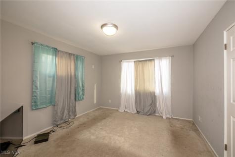 670 Hemlock Drive Euclid OH 44132