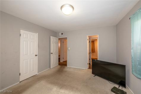 670 Hemlock Drive Euclid OH 44132