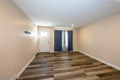 670 Hemlock Drive Euclid OH 44132