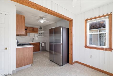 2536 Albrecht Avenue Akron OH 44312
