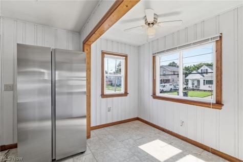 2536 Albrecht Avenue Akron OH 44312