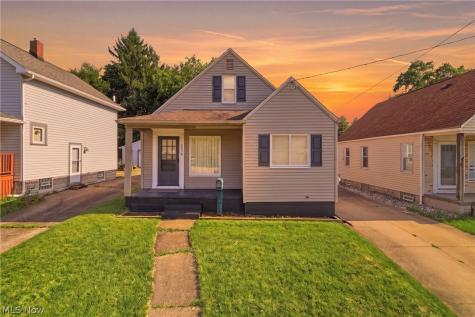 2536 Albrecht Avenue Akron OH 44312