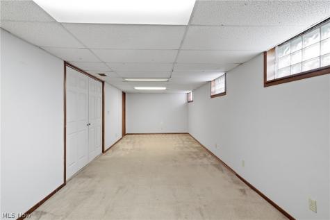 2536 Albrecht Avenue Akron OH 44312