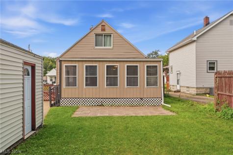 2536 Albrecht Avenue Akron OH 44312