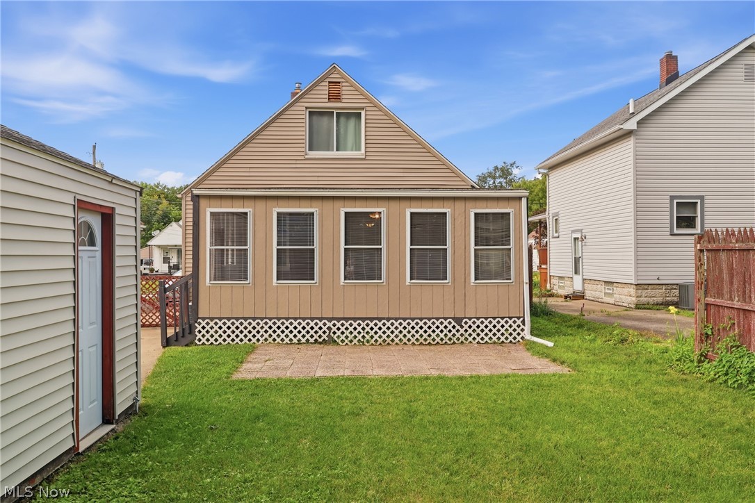2536 Albrecht Avenue Akron OH 44312