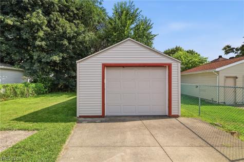 2536 Albrecht Avenue Akron OH 44312