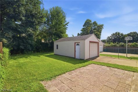 2536 Albrecht Avenue Akron OH 44312