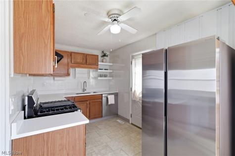 2536 Albrecht Avenue Akron OH 44312