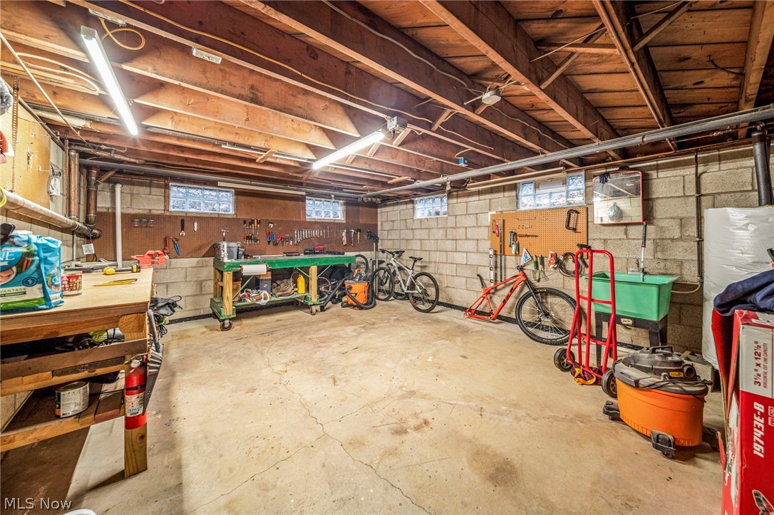 3832 Lake Road Conneaut OH 44030