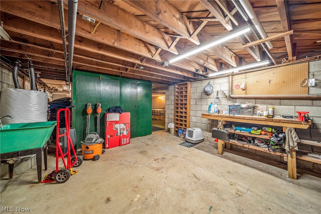 3832 Lake Road Conneaut OH 44030