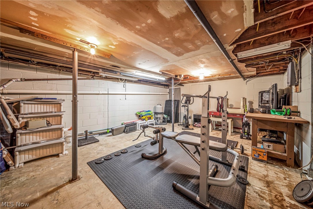 3832 Lake Road Conneaut OH 44030