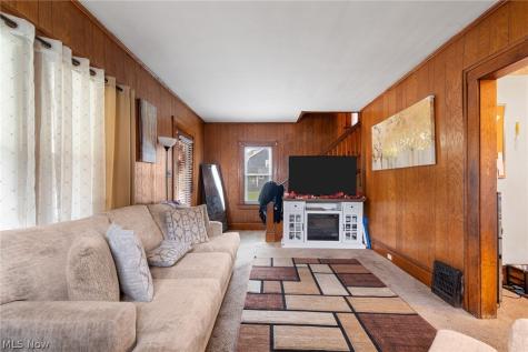 262 Gordon Drive Akron OH 44302